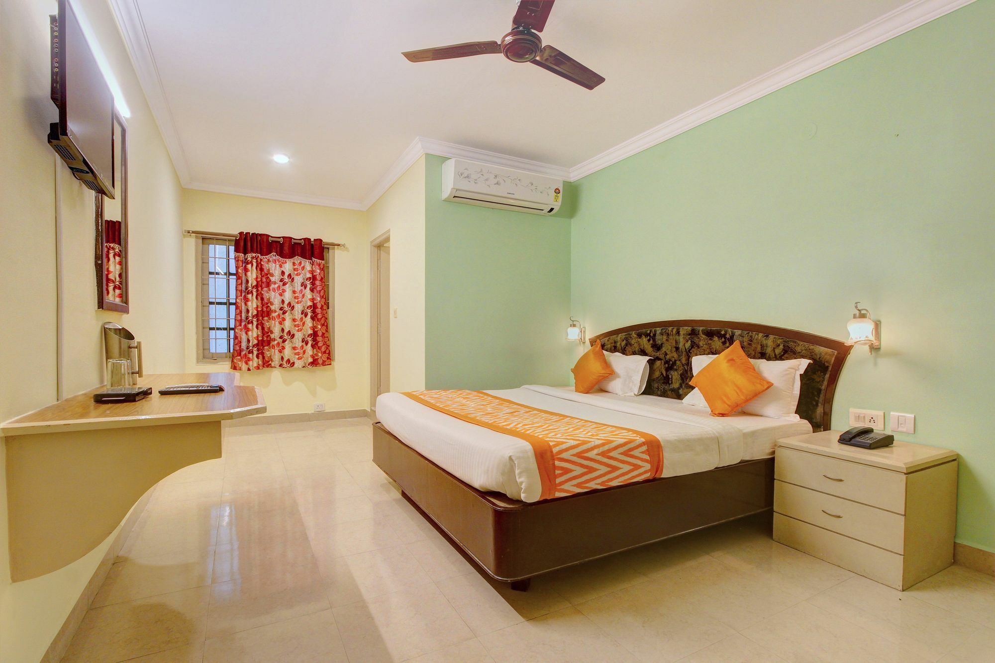 Oyo 10596 Hotel Indu Hyderabad Exterior photo